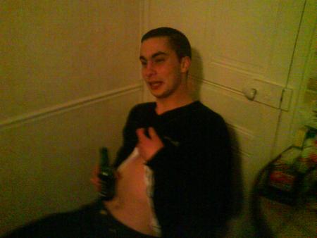 mon pote benoit qui est entrain de boir lapero