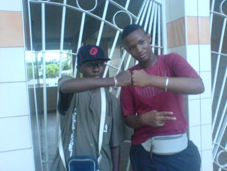 BONZAY ET KRISTIEN REPRESENTE 974
